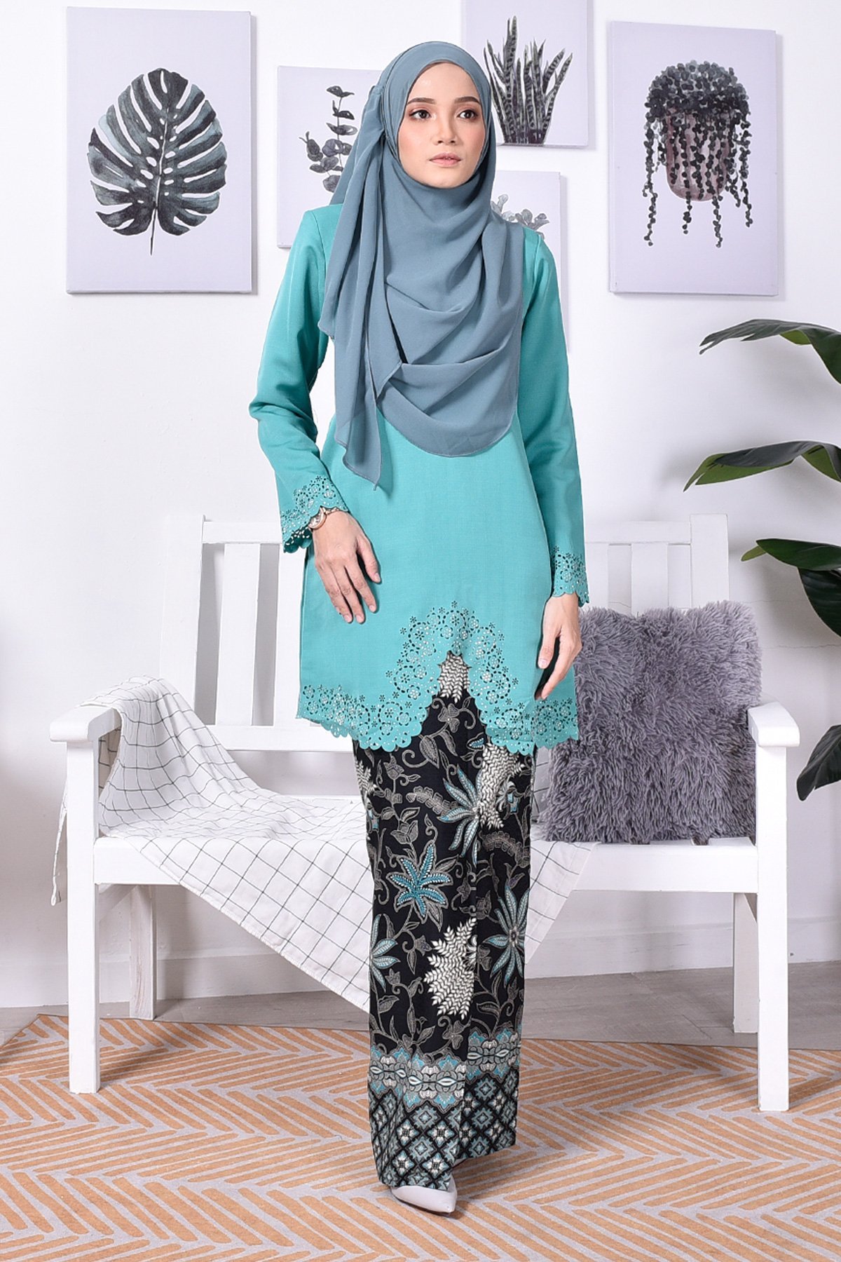 Baju Kurung Batik Moden Lasercut Nasim - Turquoise