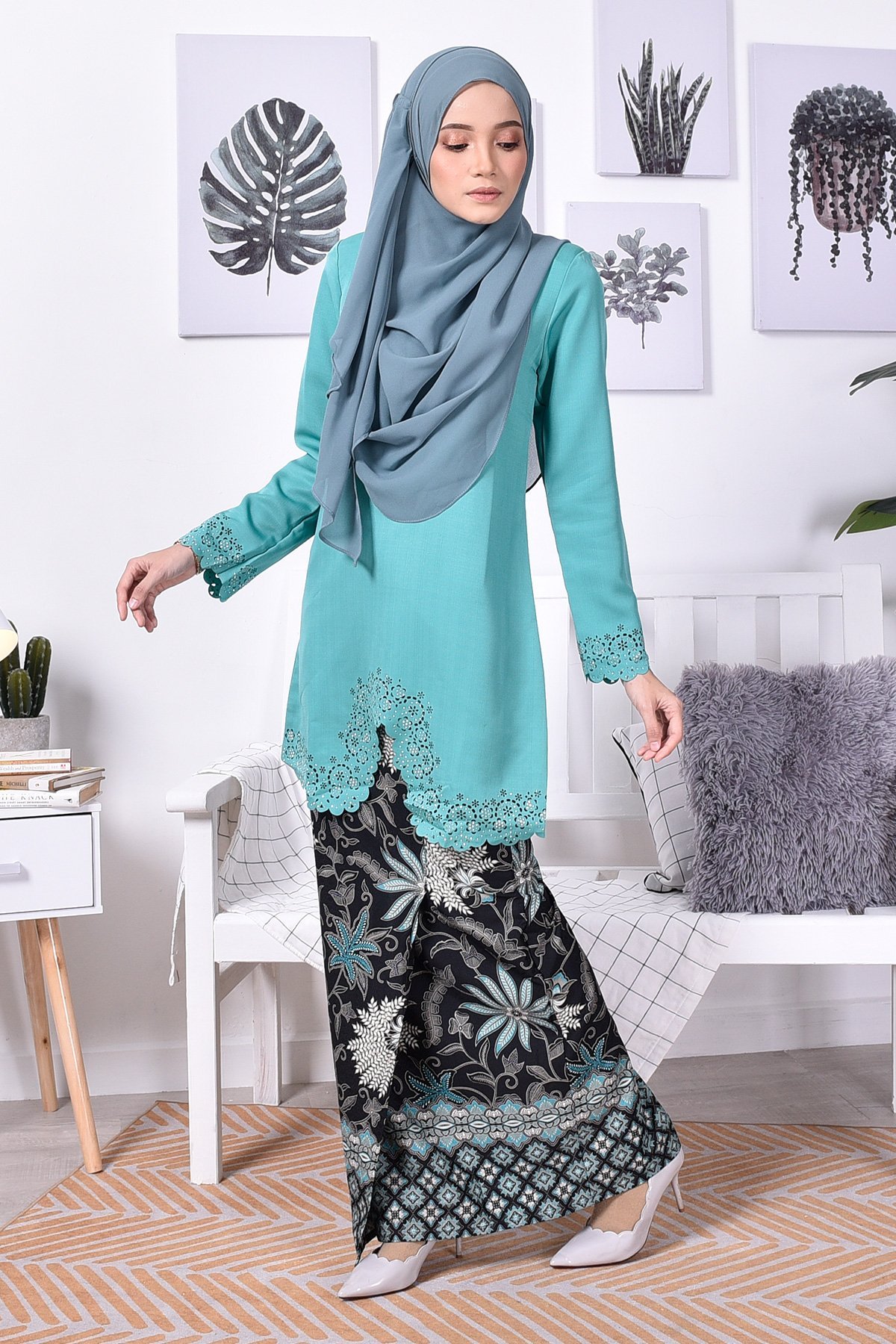 Baju Kurung Batik Moden Lasercut Nasim - Turquoise