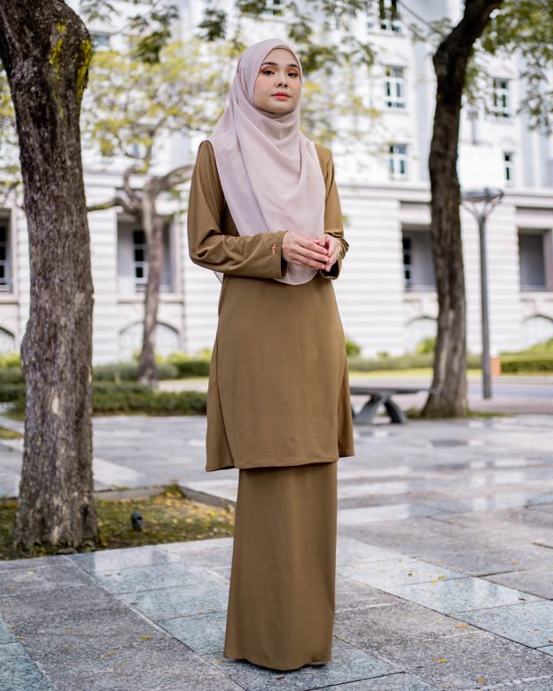 Baju Kurung Pahang Laura Plain 4.0 - Dijon Mustard