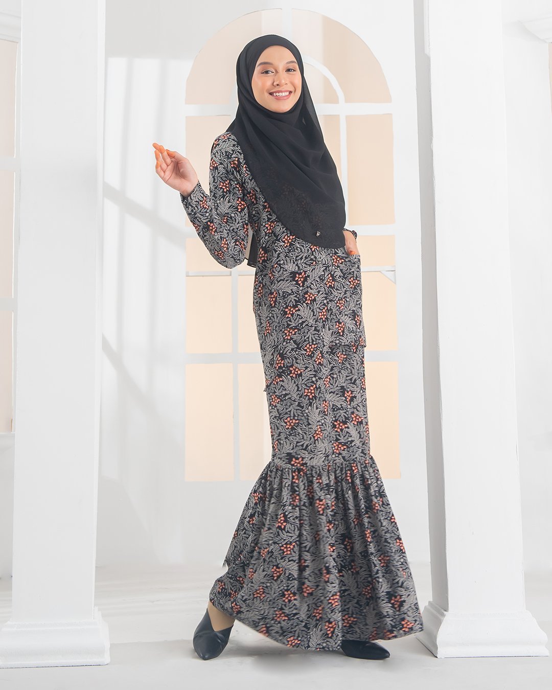 Baju Kurung Livia Laluna X MCC - Midnight Black