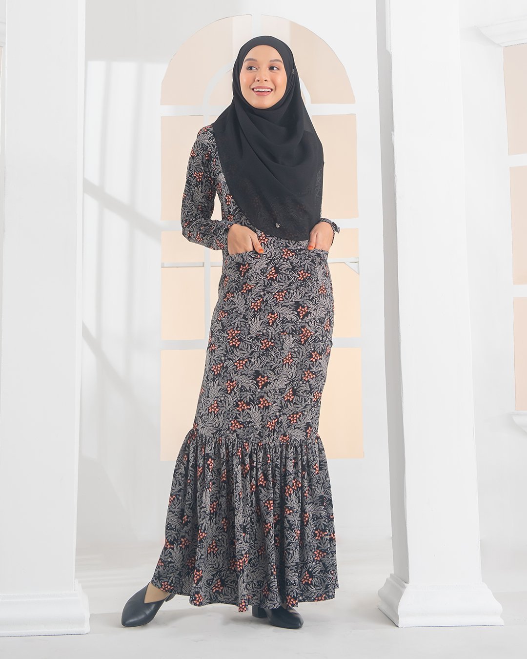 Baju Kurung Livia Laluna X MCC - Midnight Black