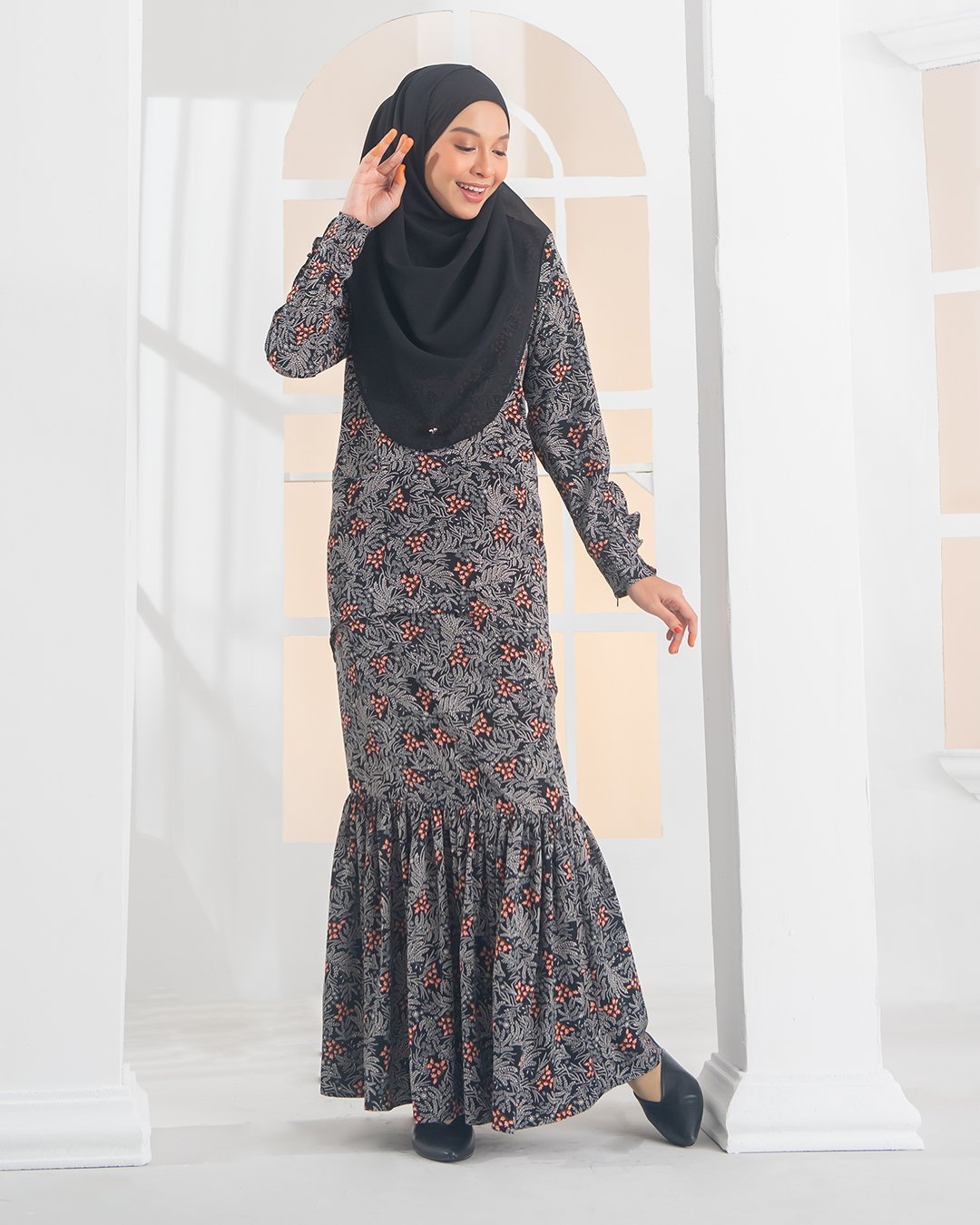 Baju Kurung Livia Laluna X MCC - Midnight Black