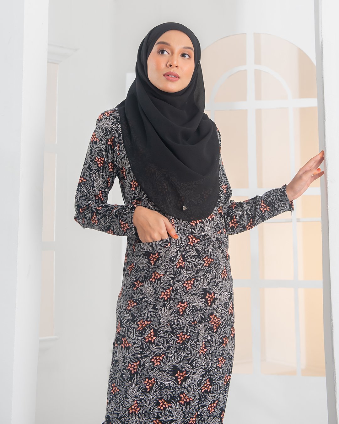 Baju Kurung Livia Laluna X MCC - Midnight Black