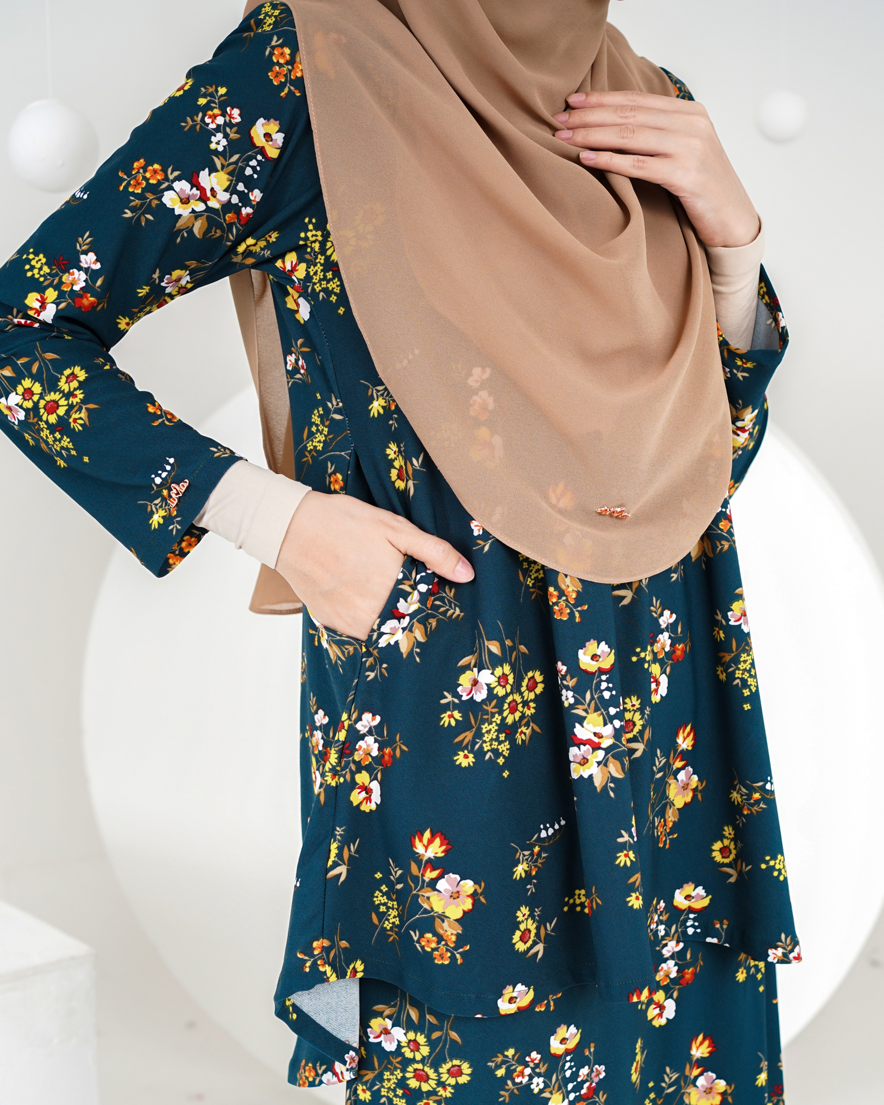 Baju Kurung Lola Printed 2.0 - Dianthus Pine
