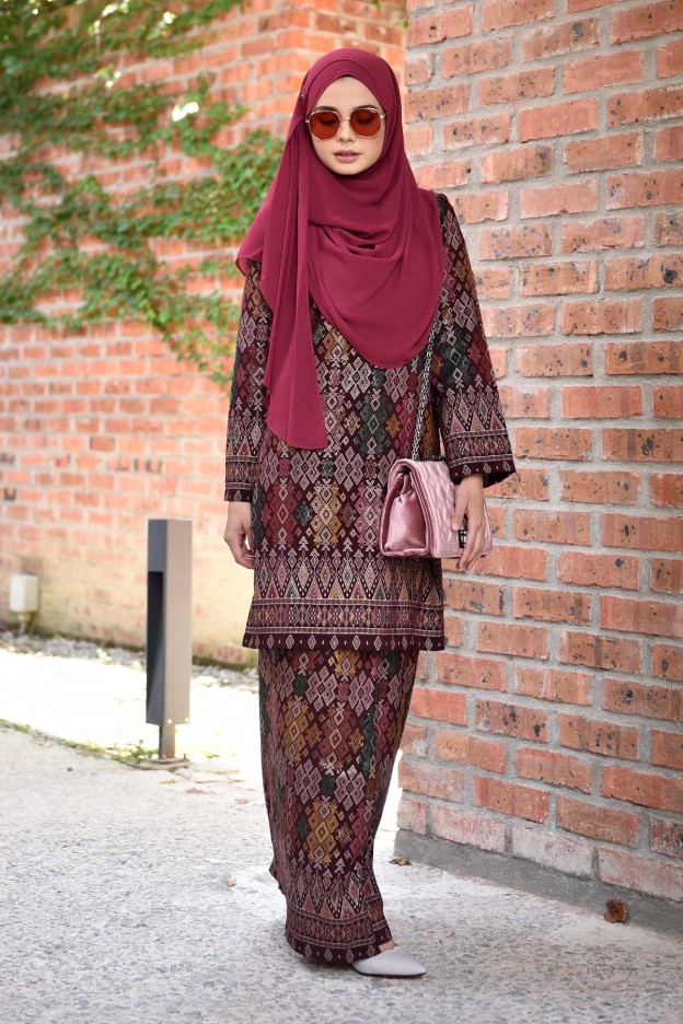 Baju Kurung Songket Luella - Deep Maroon
