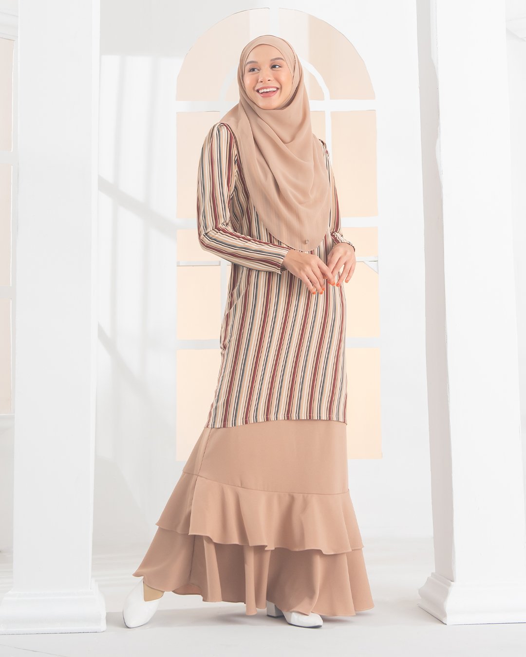 Baju Kurung Moden Puffy Luna Laluna X MCC – Sandy Nude