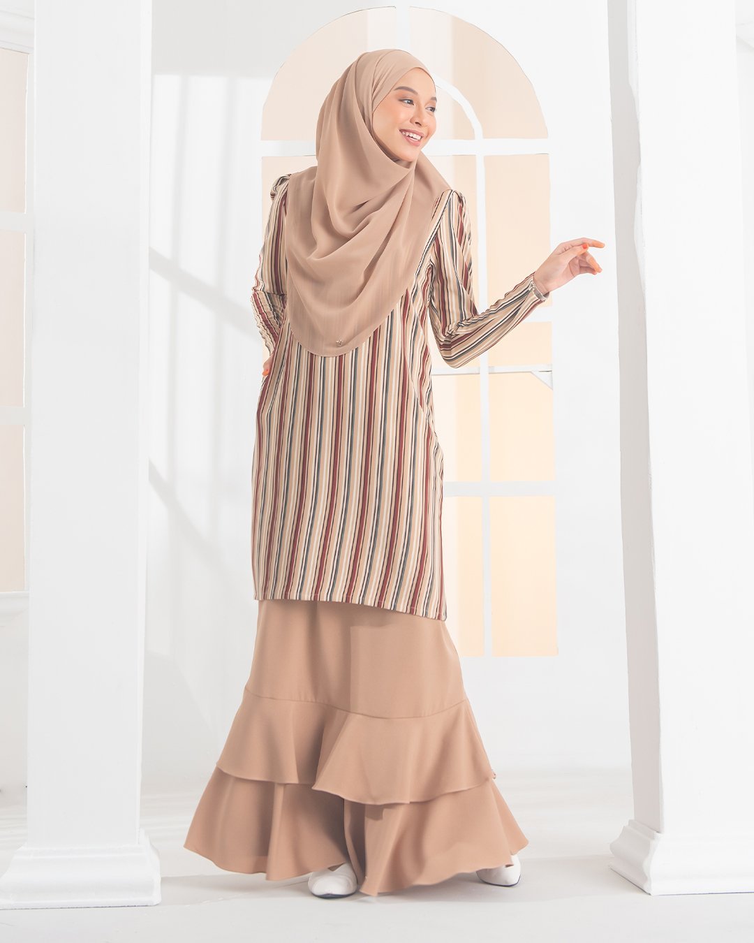 Baju Kurung Moden Puffy Luna Laluna X MCC – Sandy Nude