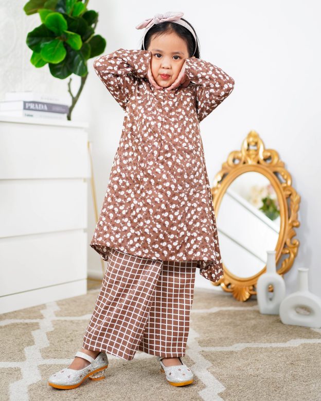Baju Kurung Pahang Lusla Kids Laluna X MCC - Milo Brown