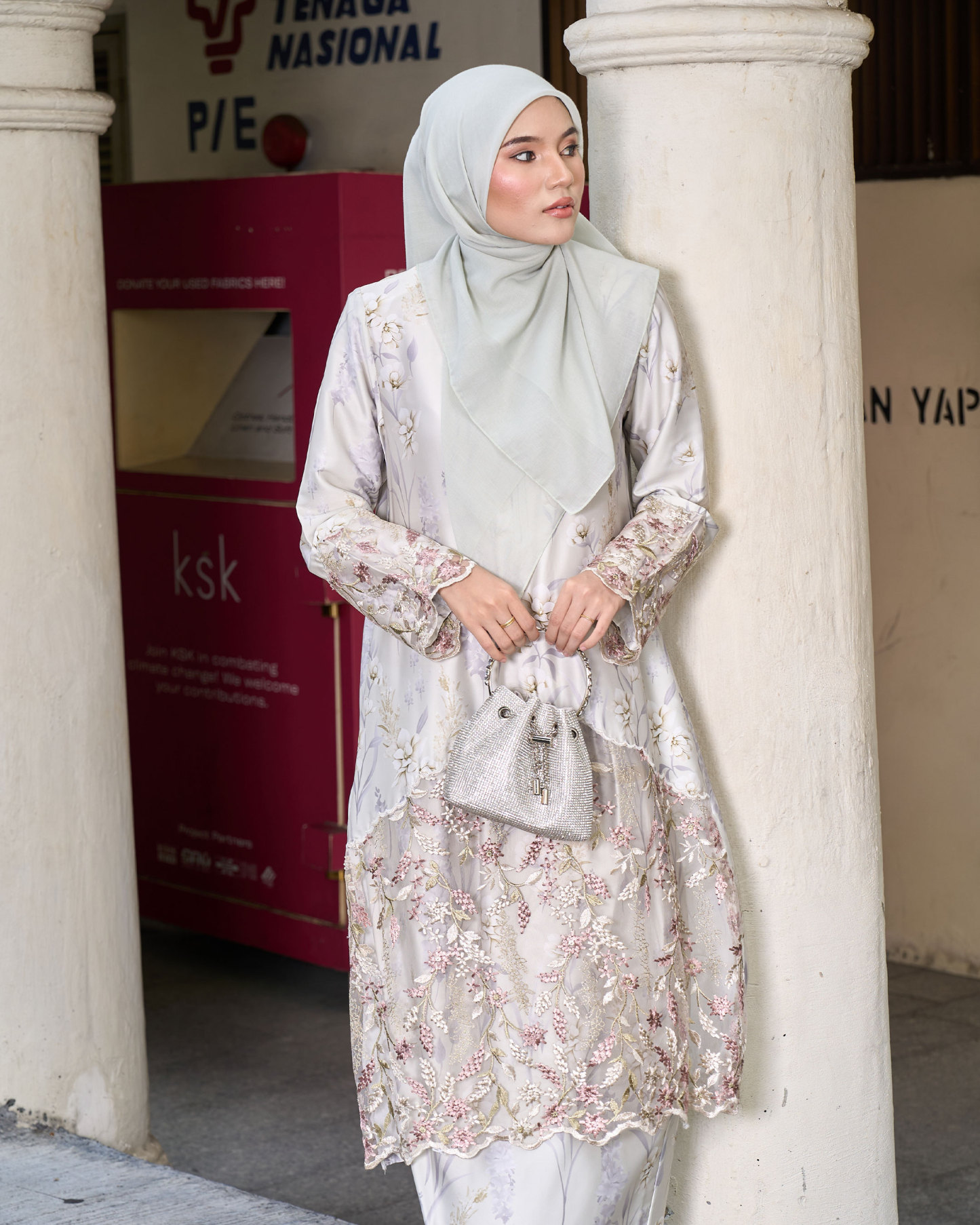 Baju Kurung Moden Sulam Lace Maryam - Yuna