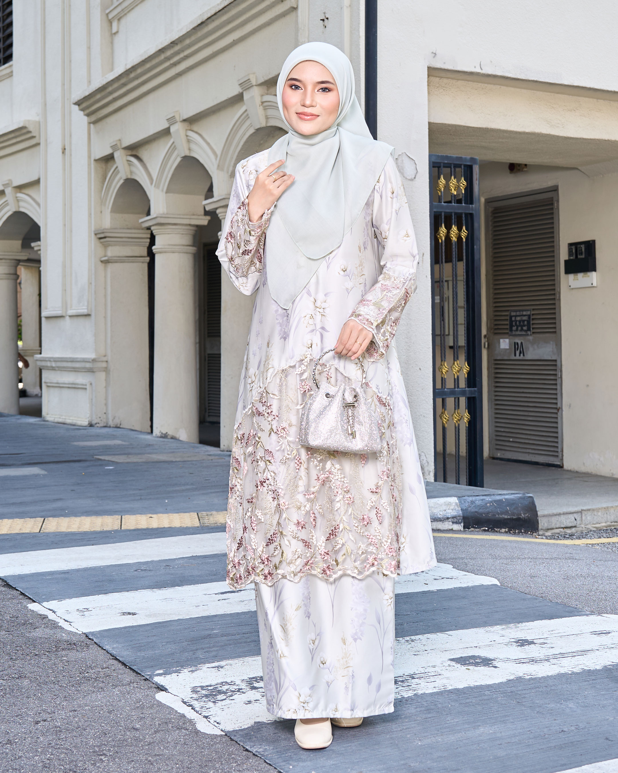 Baju Kurung Moden Sulam Lace Maryam - Yuna