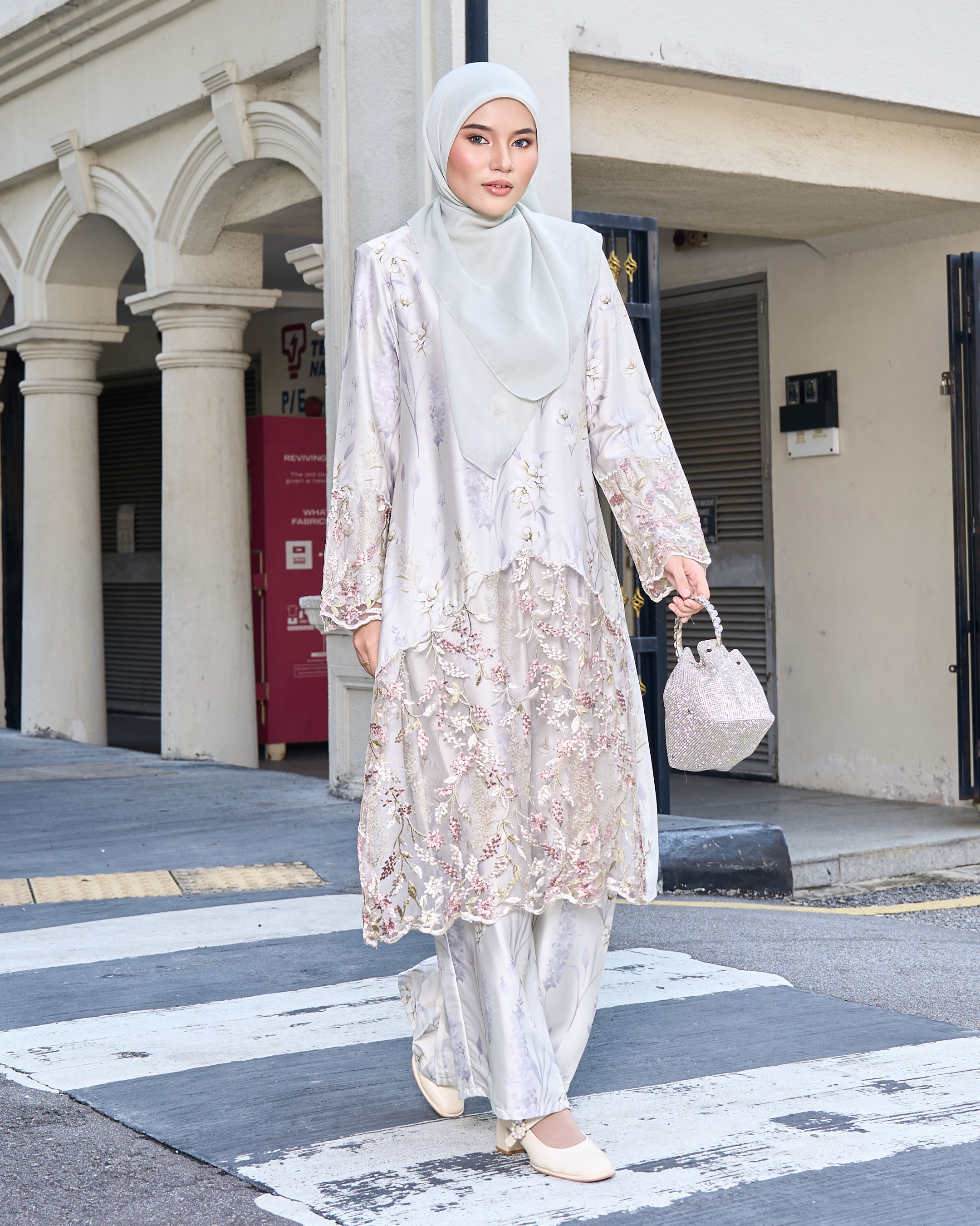 Baju Kurung Moden Sulam Lace Maryam - Yuna