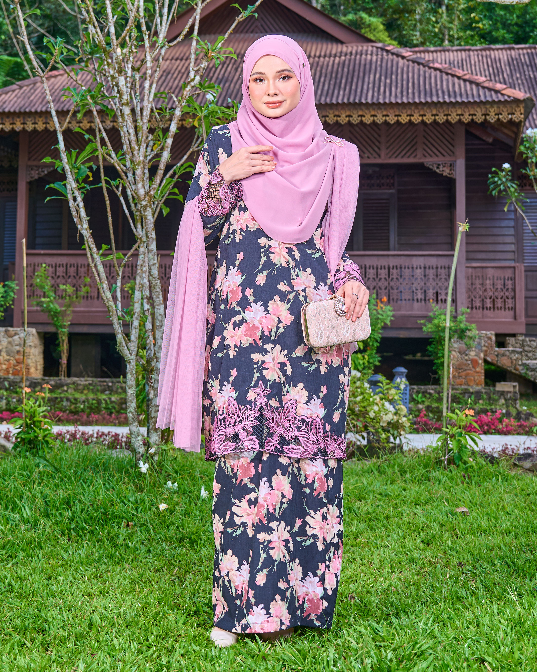 Baju Kurung Sulam Aylin