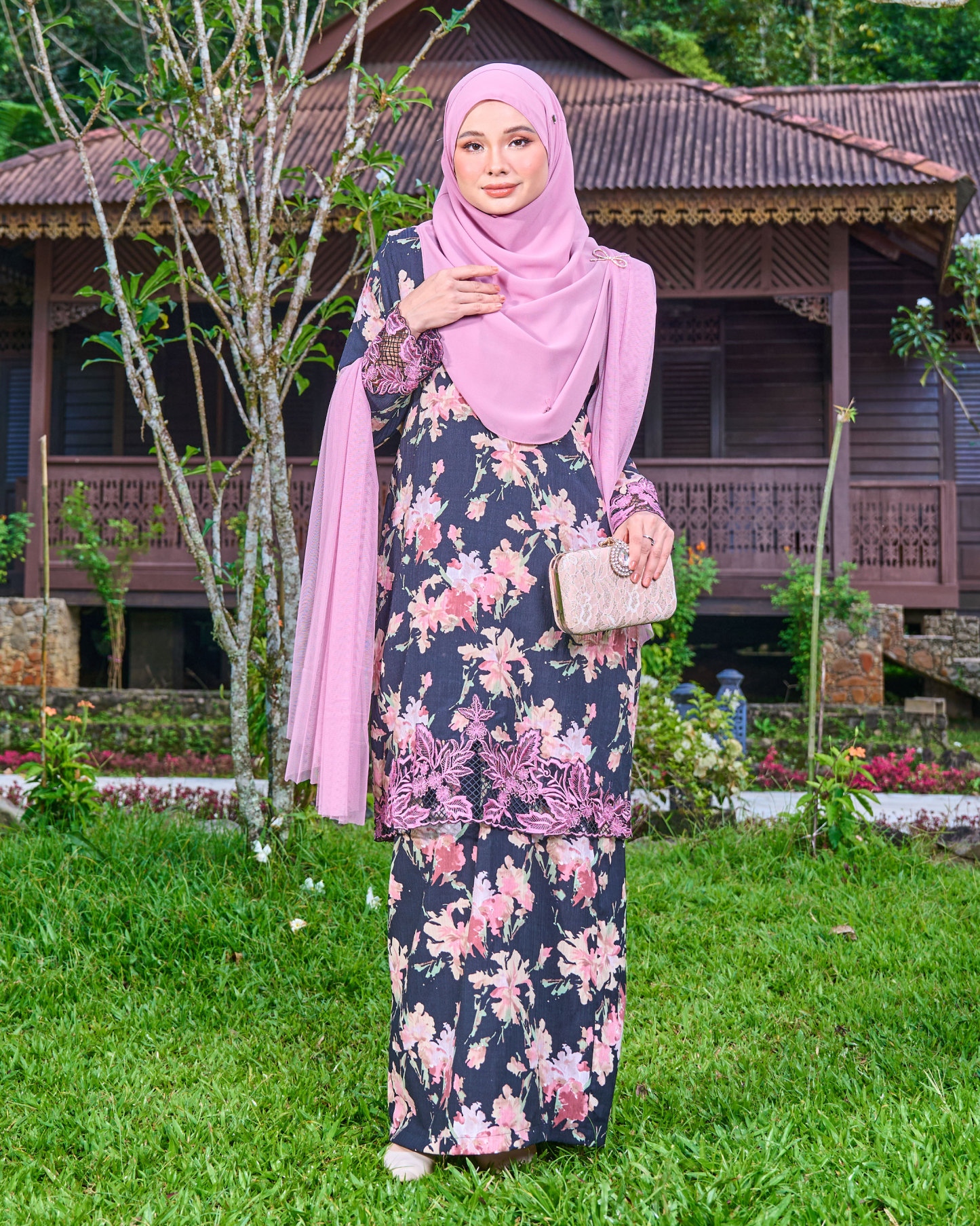 Baju Kurung Sulam Aylin