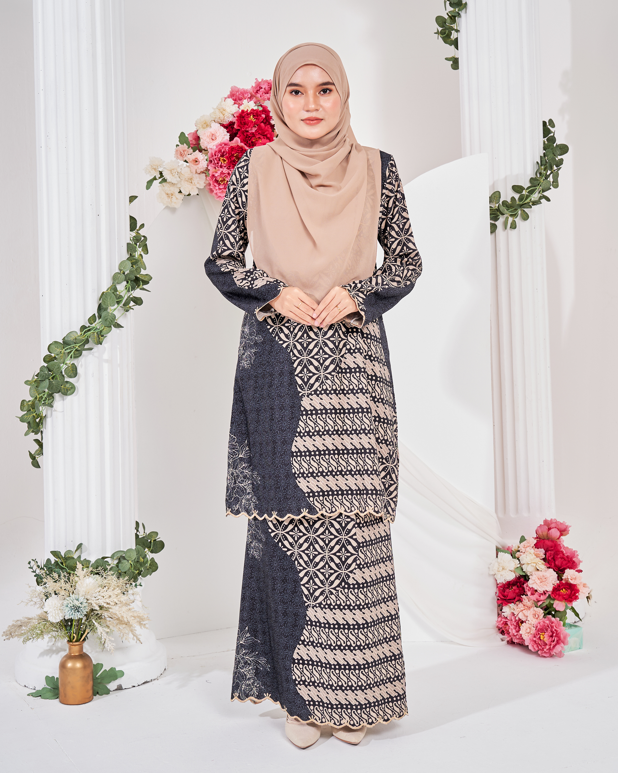 Baju Kurung Moden Batik Puteri Lana Laluna X MCC