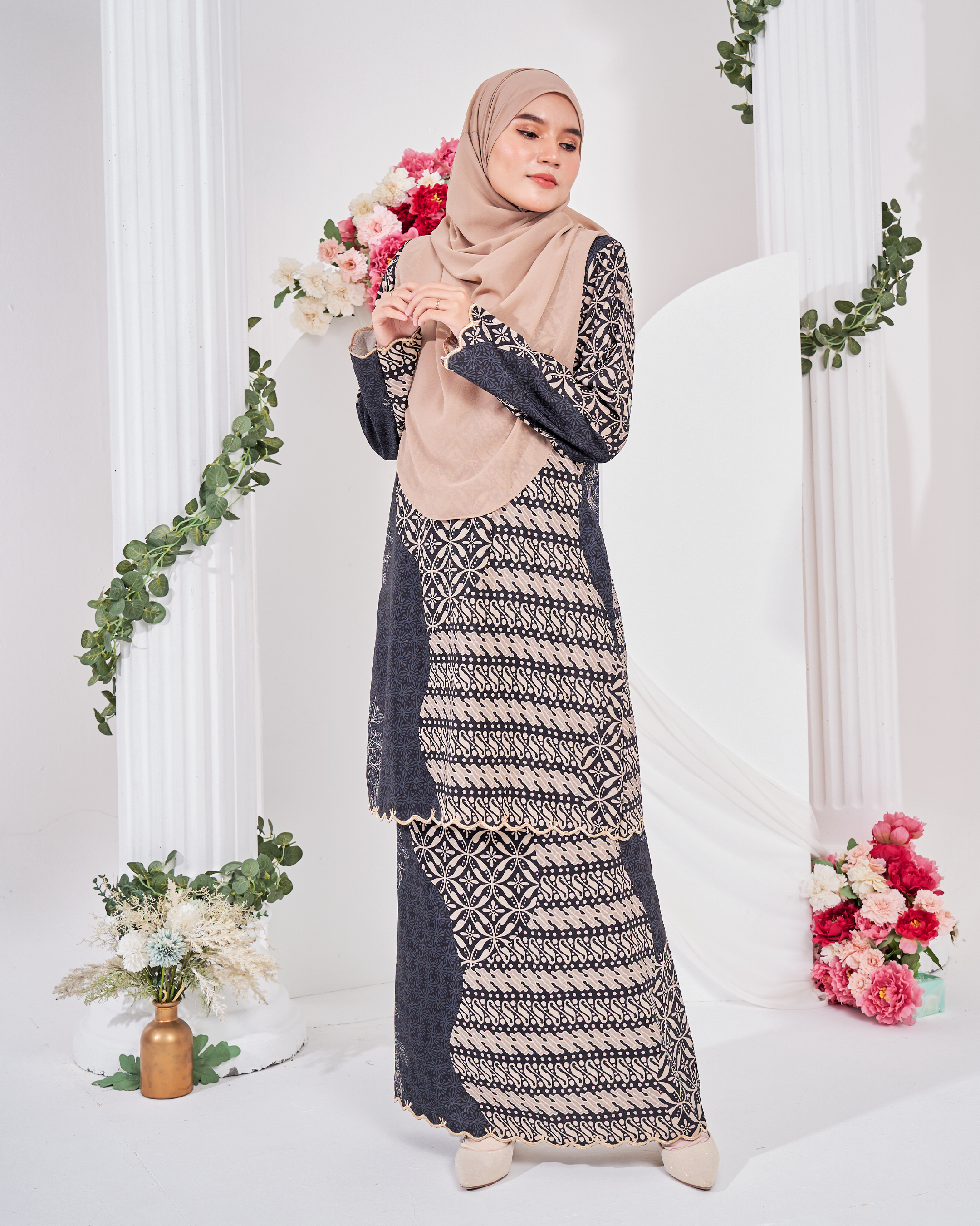 Baju Kurung Moden Batik Puteri Lana Laluna X MCC - Black Shadow