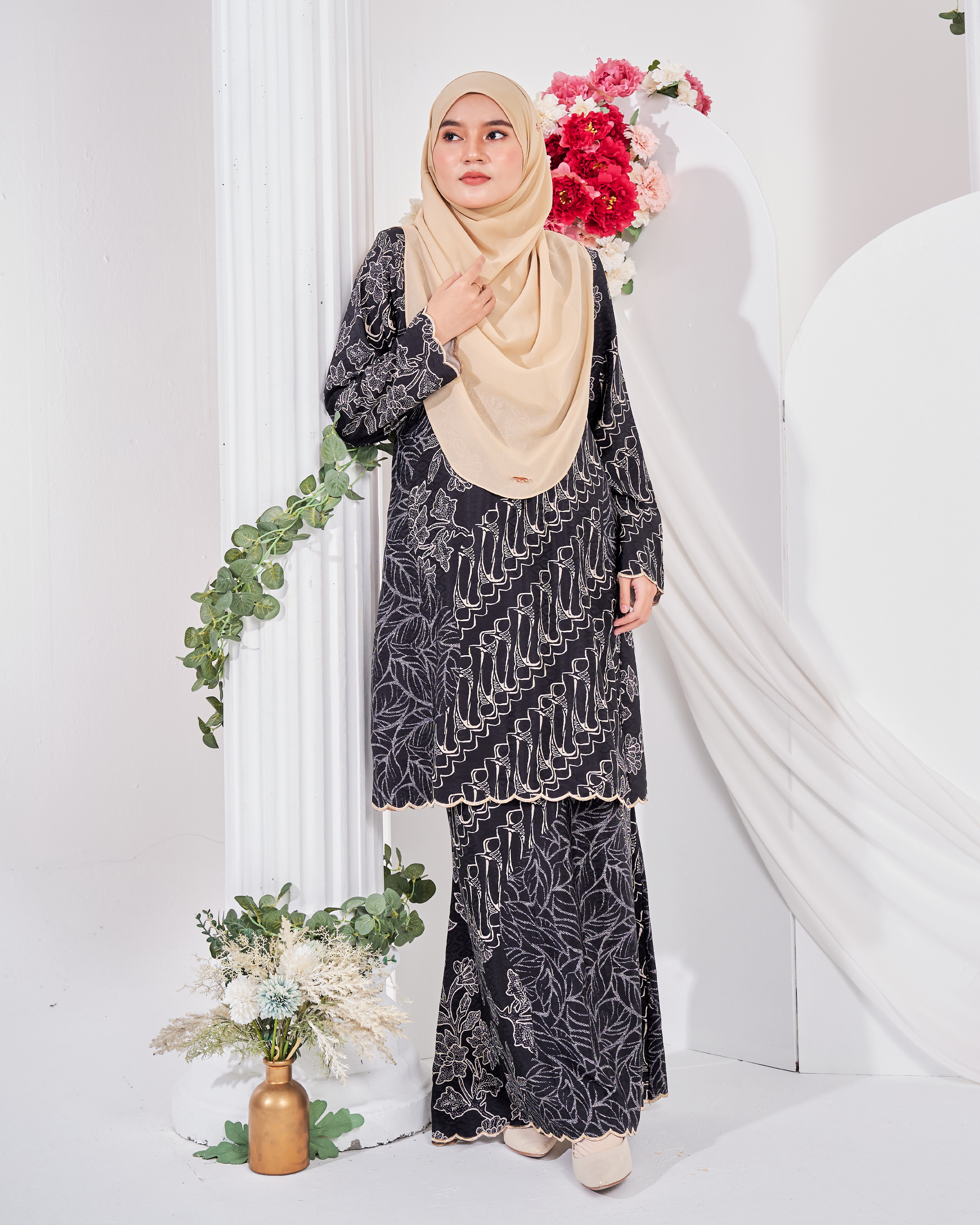 Baju Kurung Moden Batik Puteri Lea Laluna X MCC
