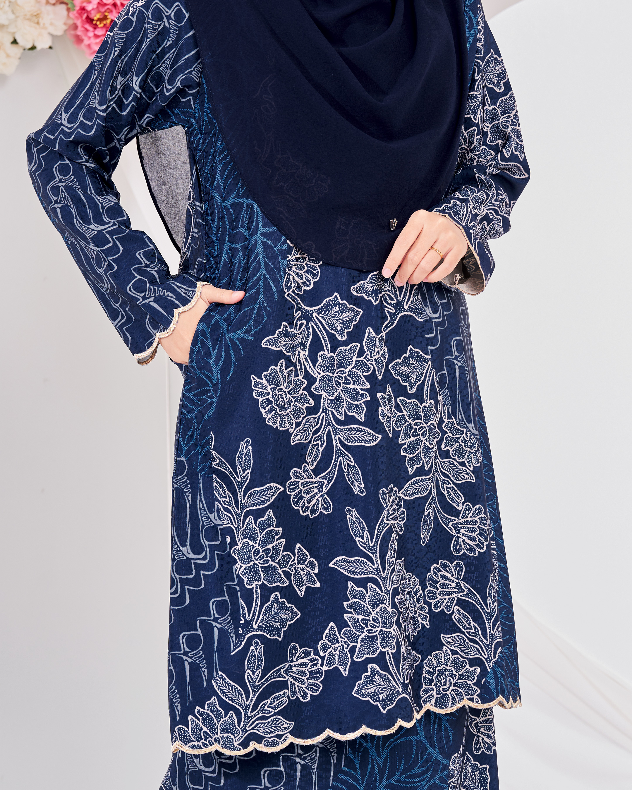 Baju Kurung Moden Batik Puteri Lea Laluna X MCC