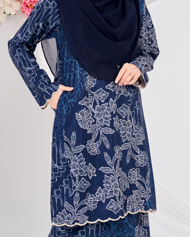 Baju Kurung Moden Batik Puteri Lea Laluna X MCC