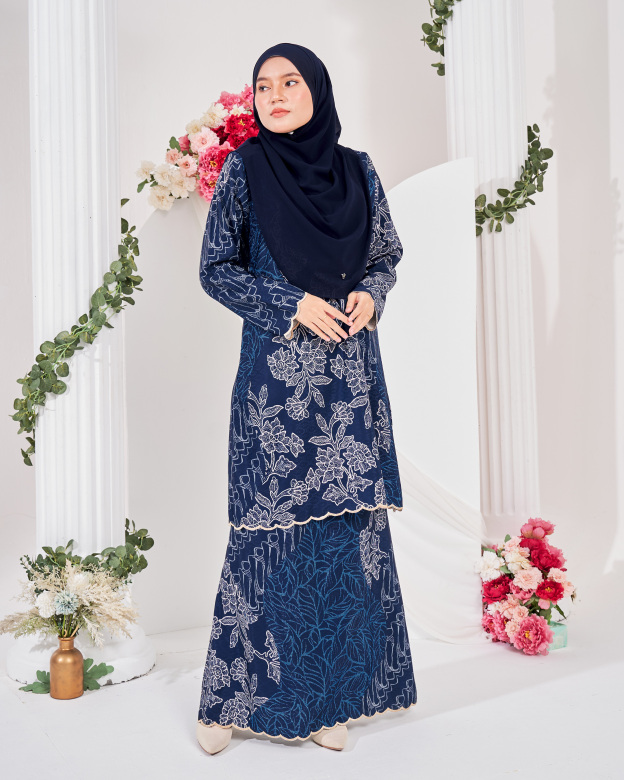 Baju Kurung Moden Batik Puteri Lea Laluna X MCC