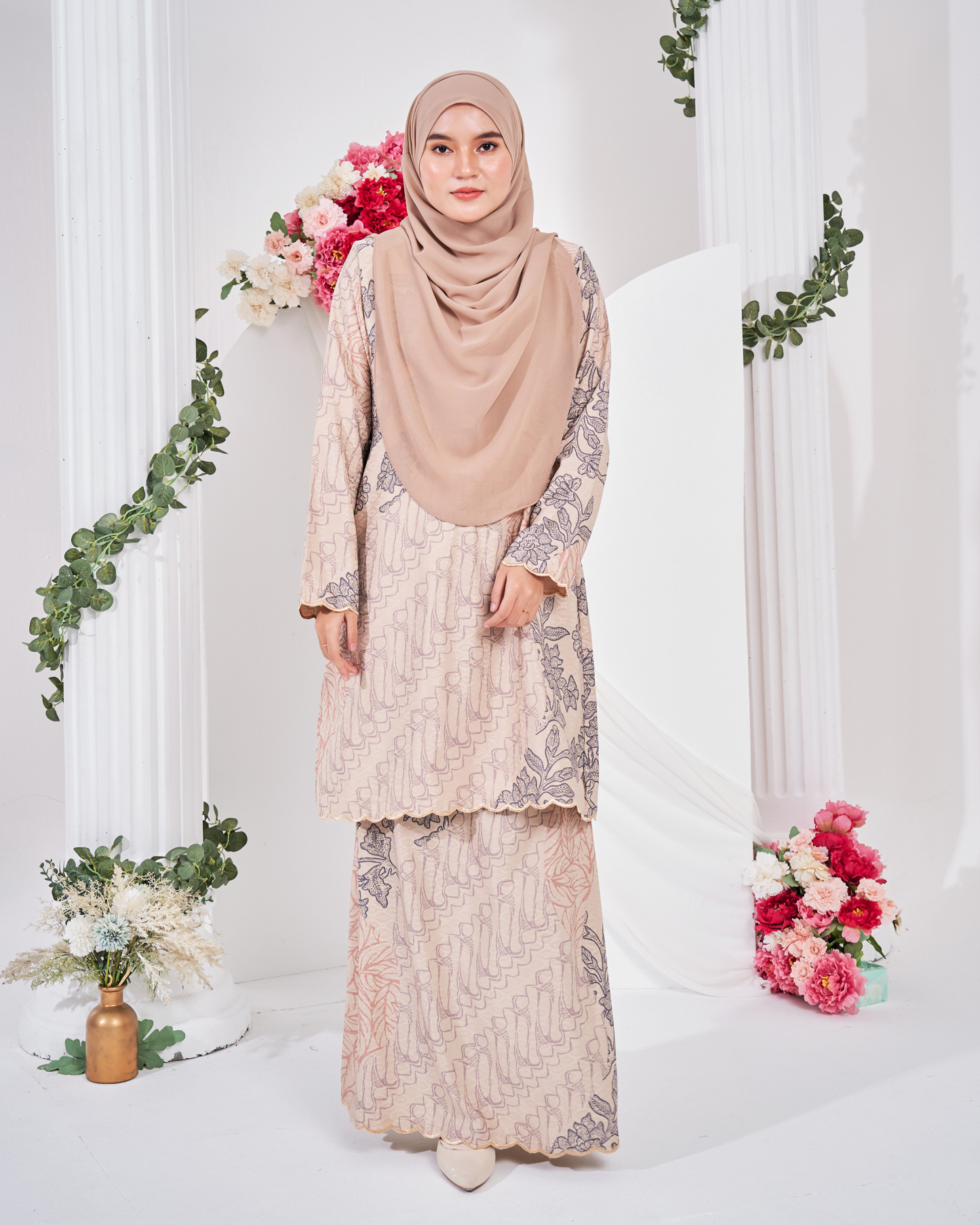 Baju Kurung Moden Batik Puteri Lea Laluna X MCC