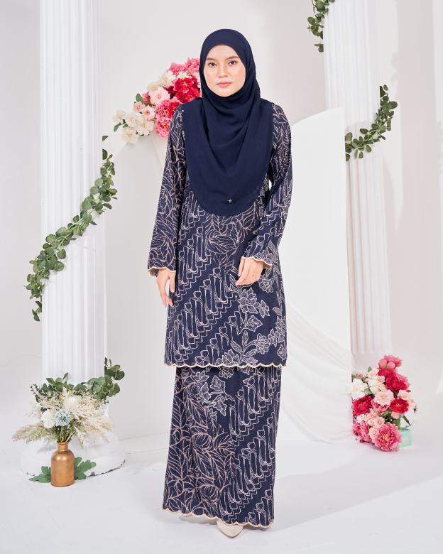 Baju Kurung Moden Batik Puteri Lea Laluna X MCC