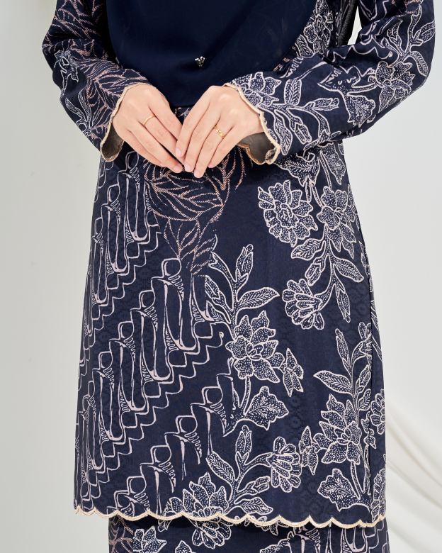 Baju Kurung Moden Batik Puteri Lea Laluna X MCC