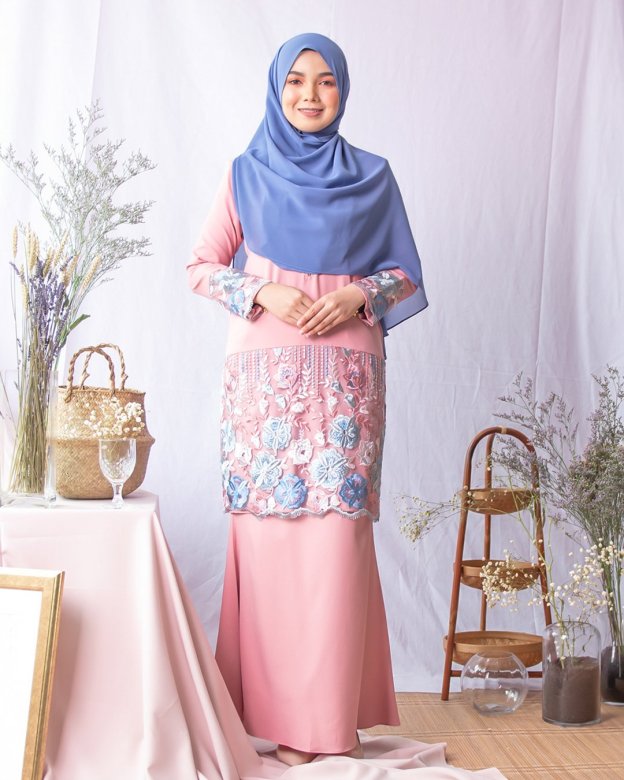 Baju Kurung Moden Lace Adira - Guava Pink