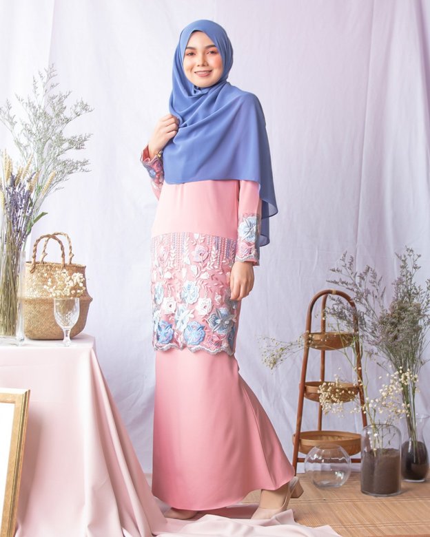 Baju Kurung Moden Lace Adira - Guava Pink