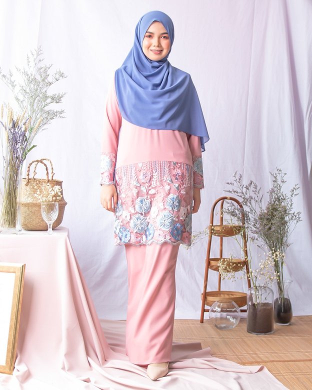 Baju Kurung Moden Lace Adira - Guava Pink