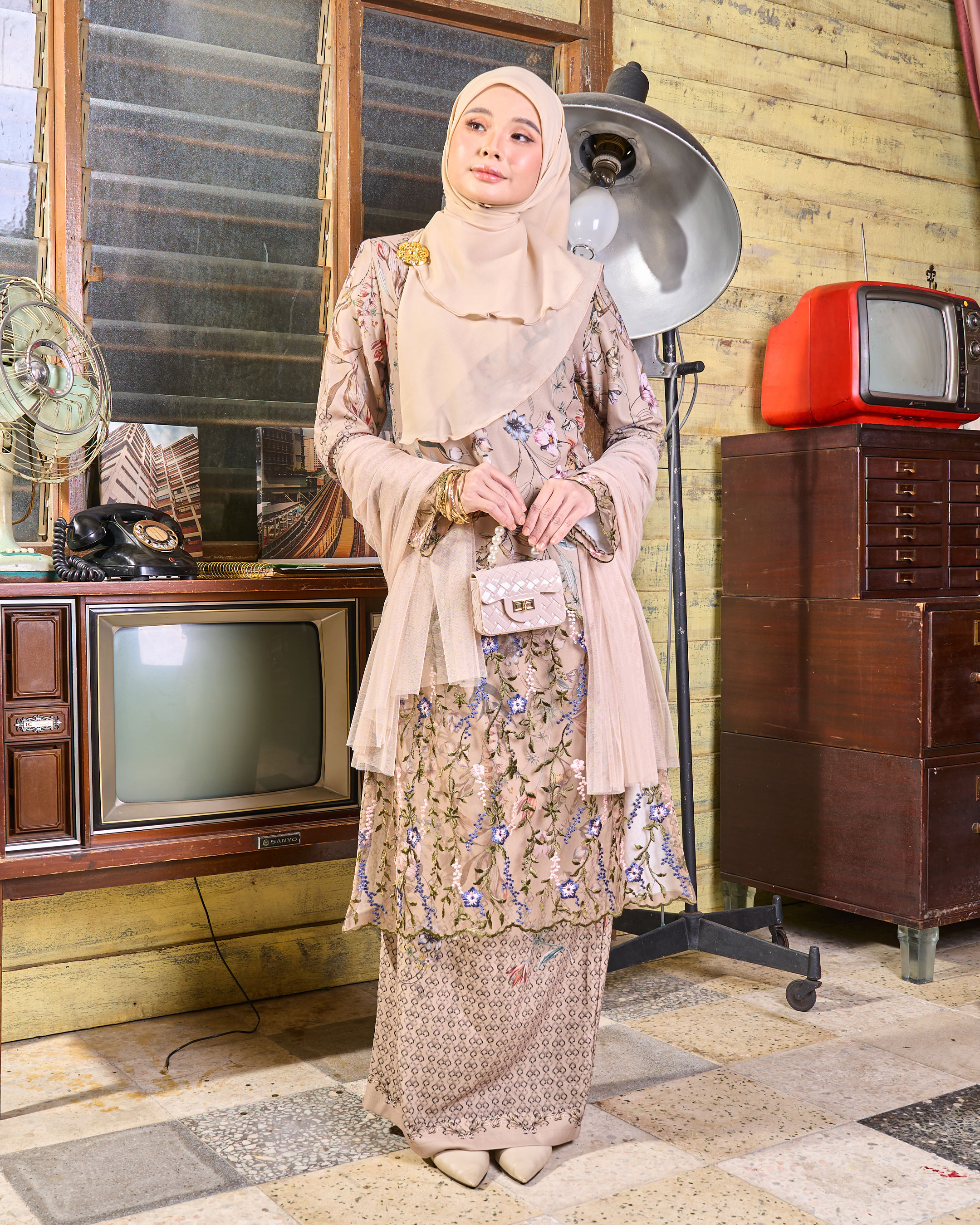 Baju Kurung Moden Sulam Lace Maryam - Dewi