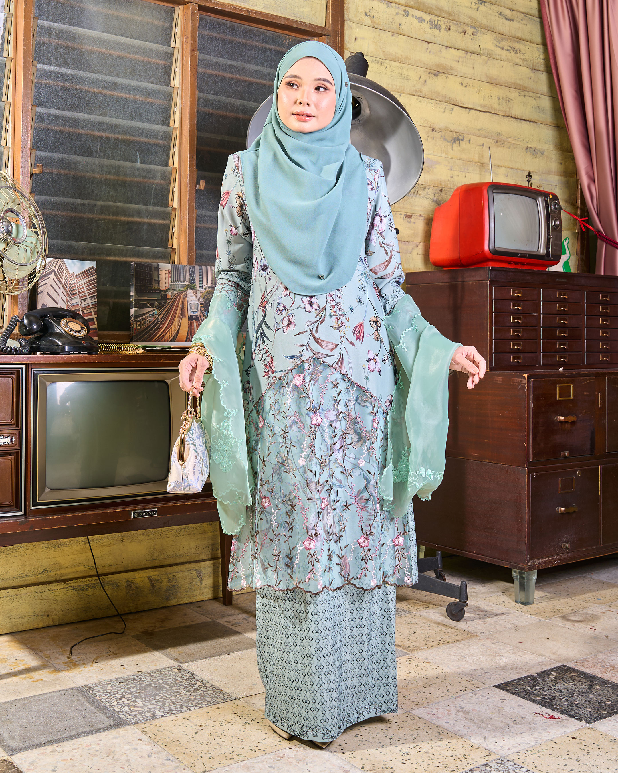 Baju Kurung Moden Sulam Lace Maryam - Dewi