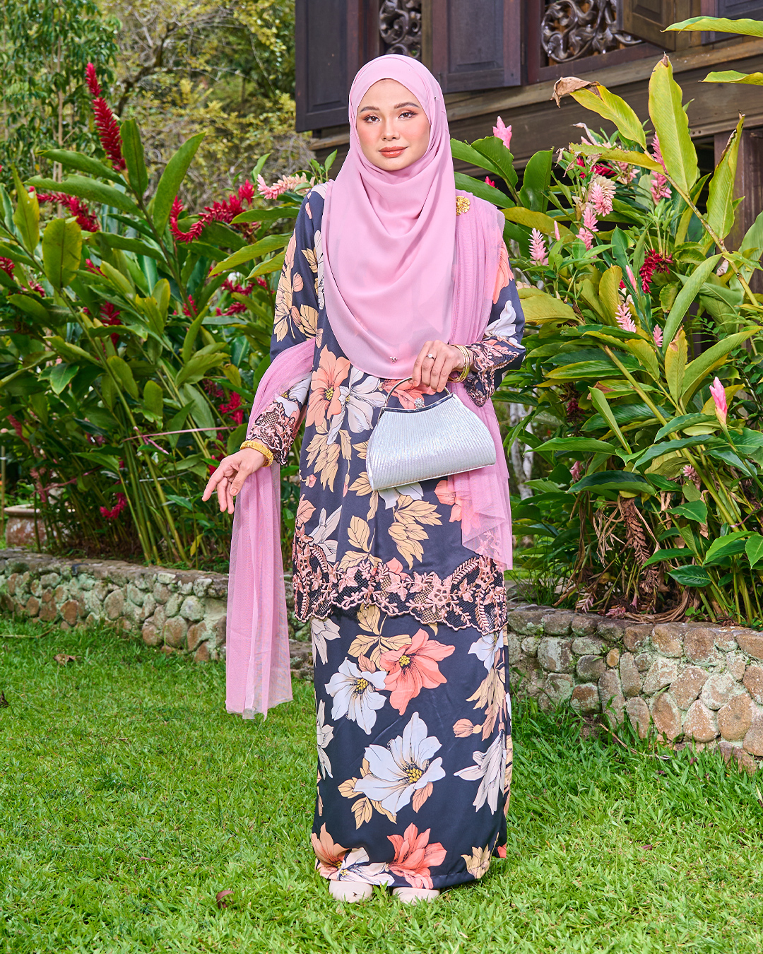 KURUNG SULAM MODEN VELANNIE