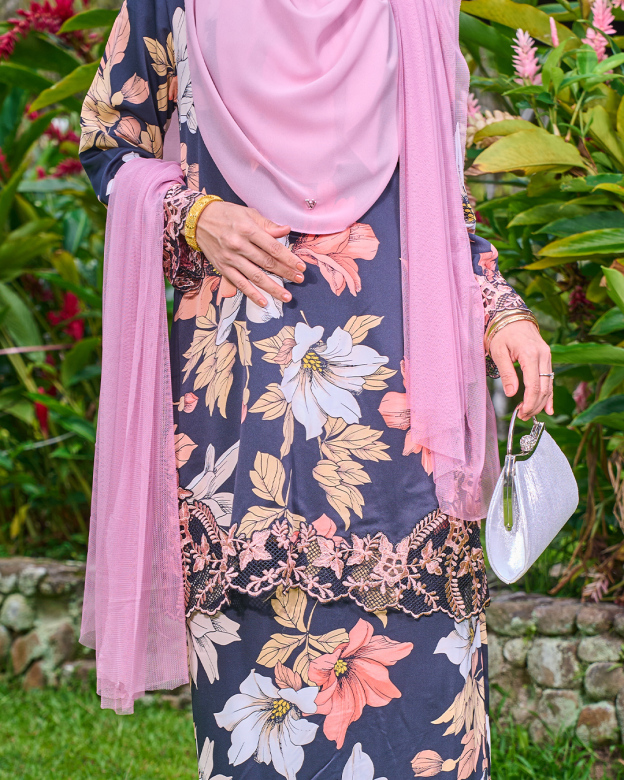KURUNG SULAM MODEN VELANNIE
