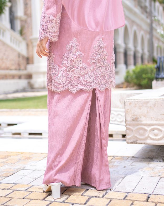 Baju Kurung Moden Lace Hayley - Candy Pink