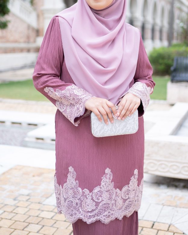 Baju Kurung Moden Lace Hayley - Hibiscus