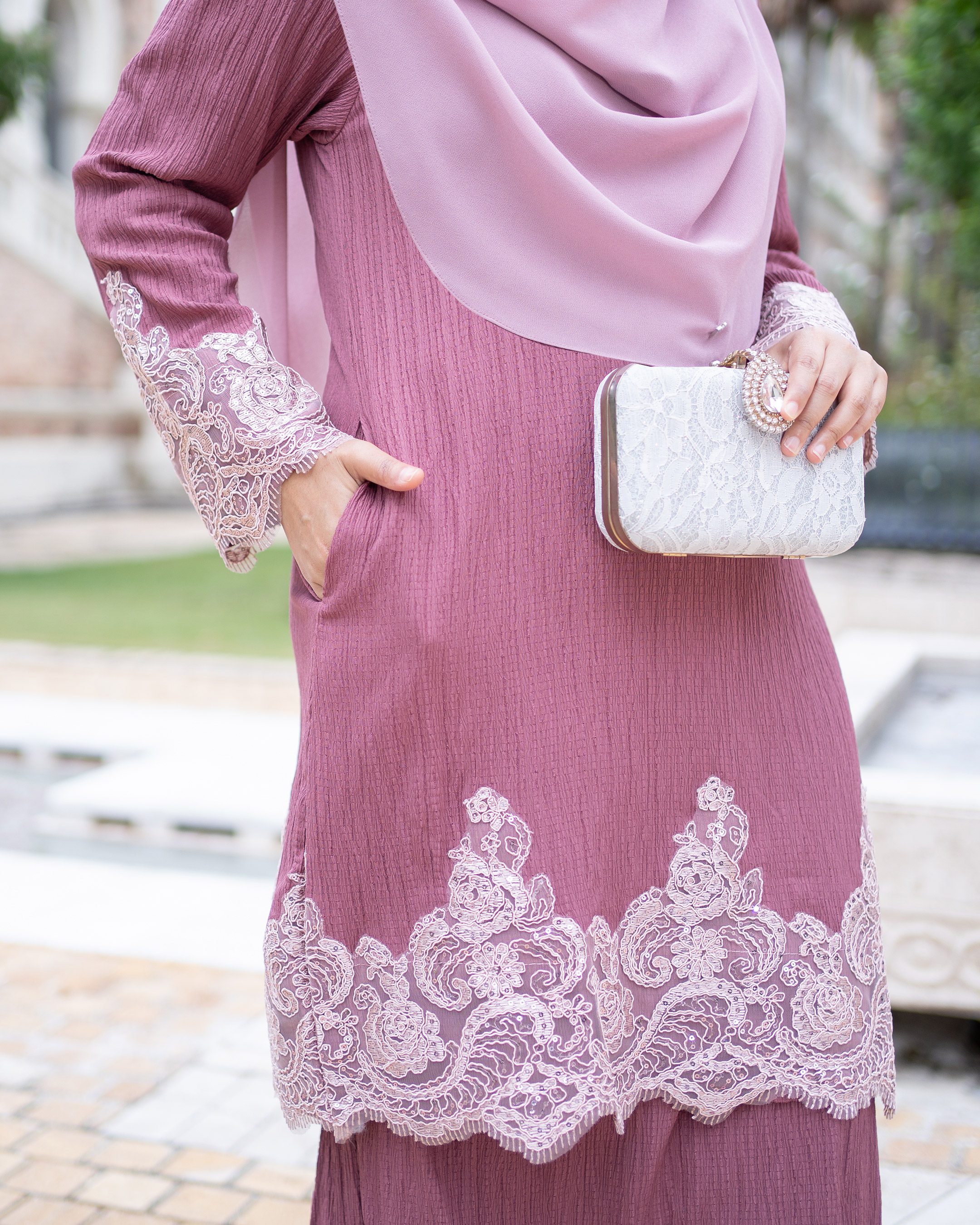 Baju Kurung Moden Lace Hayley - Hibiscus