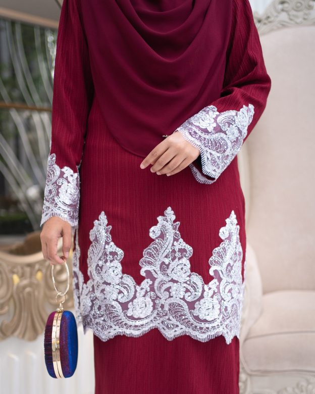 Baju Kurung Moden Lace Hayley - Maroon