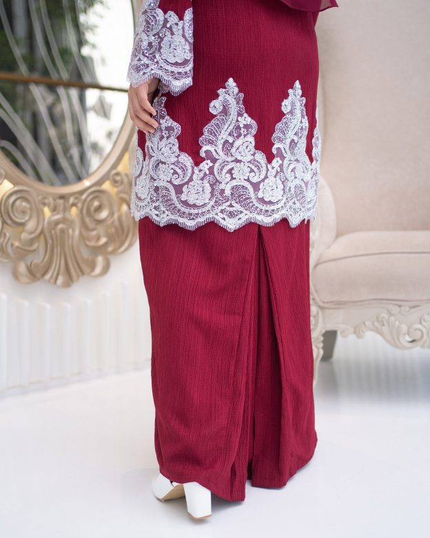 Baju Kurung Moden Lace Hayley - Maroon