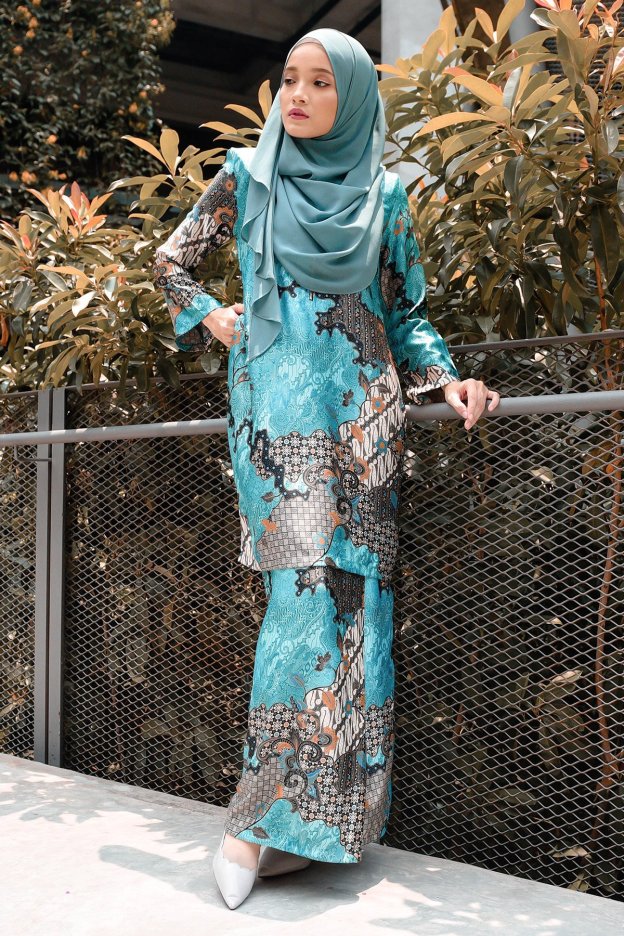 Baju Kurung Batik Satin Silk Narisa - Ice Mint