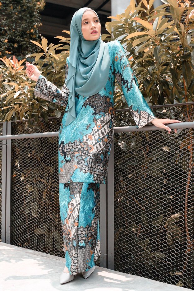 Baju Kurung Batik Satin Silk Narisa - Ice Mint