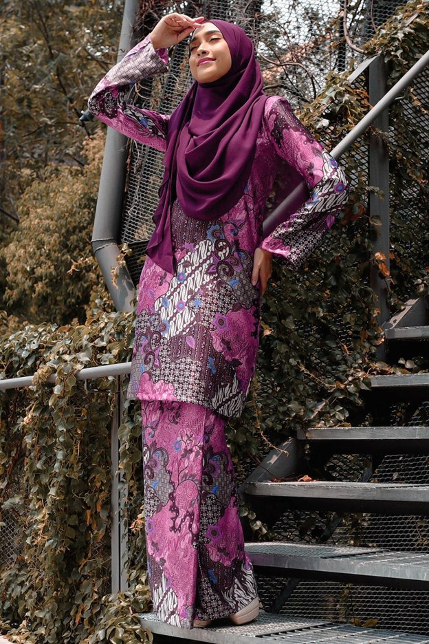 Baju Kurung Batik Satin Silk Narisa - Candy Pink