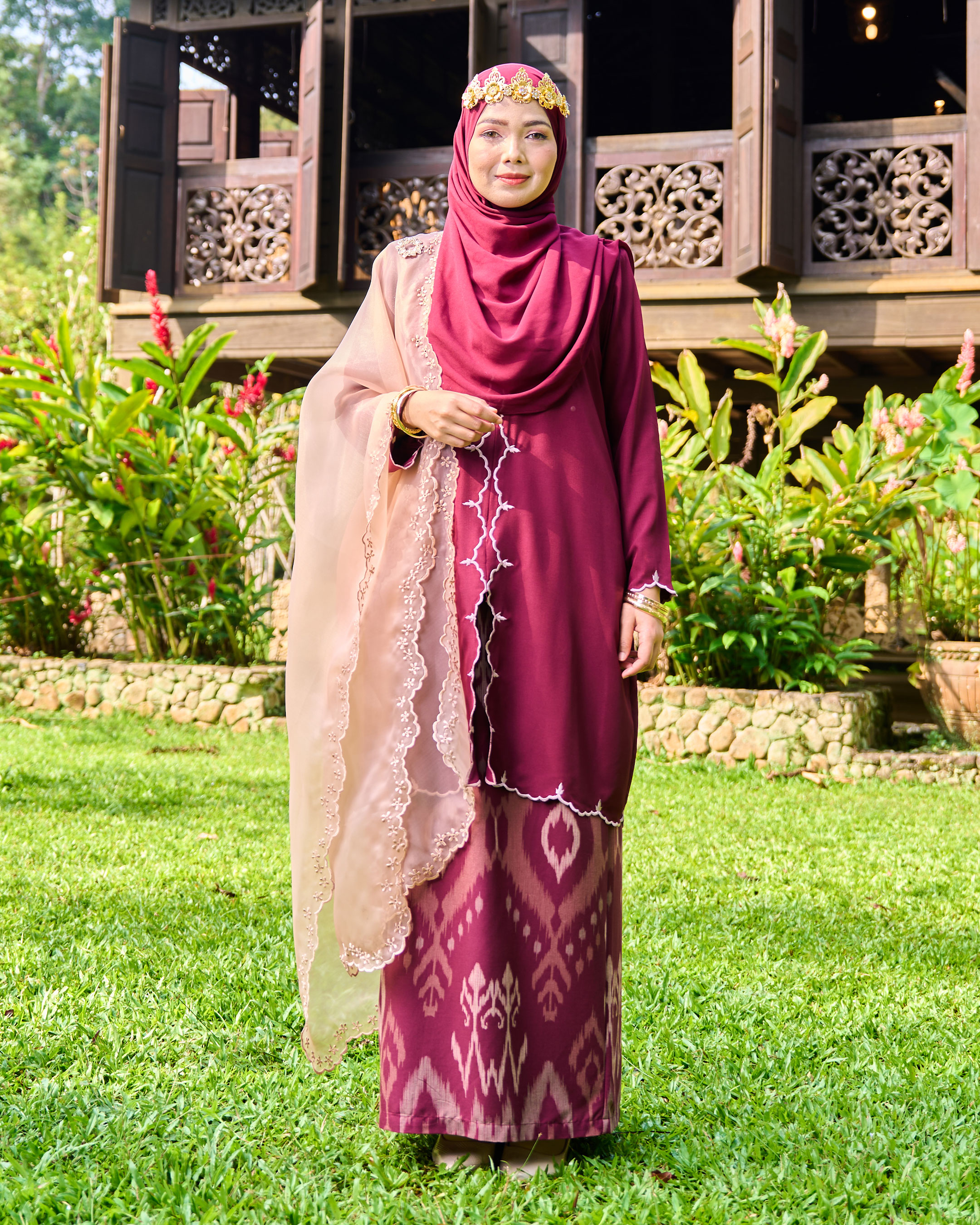 Baju kebarung Sulam Batik Pua Kumbu Fatimah