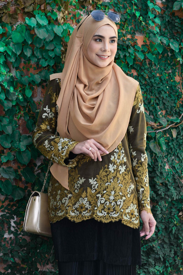 Baju Kurung Pleated Lace Victoire - Black Limo
