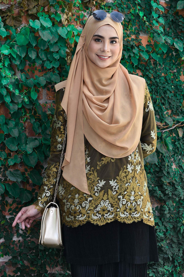 Baju Kurung Pleated Lace Victoire - Black Limo