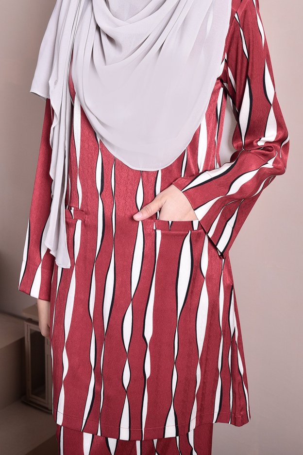 Baju Kurung Puteri Kedah Keisya - Red