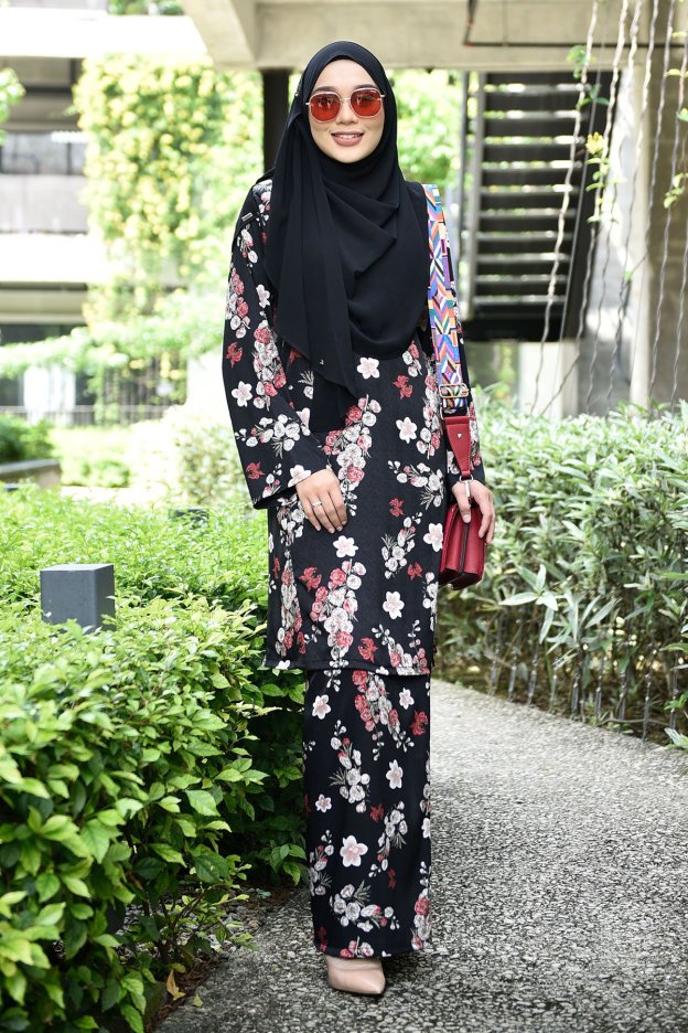 Baju Kurung Puteri Pahang - Spring Black