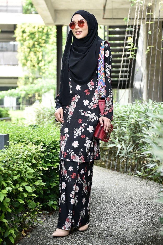 Baju Kurung Puteri Pahang - Spring Black