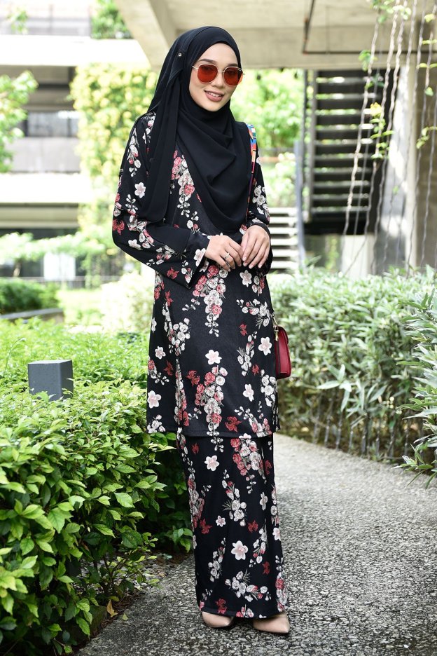 Baju Kurung Puteri Pahang - Spring Black
