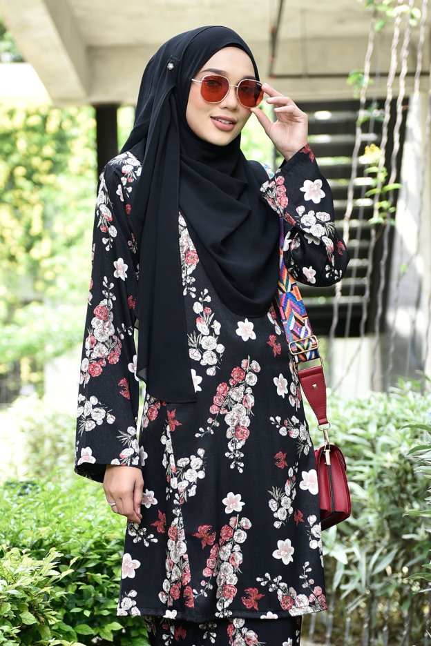 Baju Kurung Puteri Pahang - Spring Black
