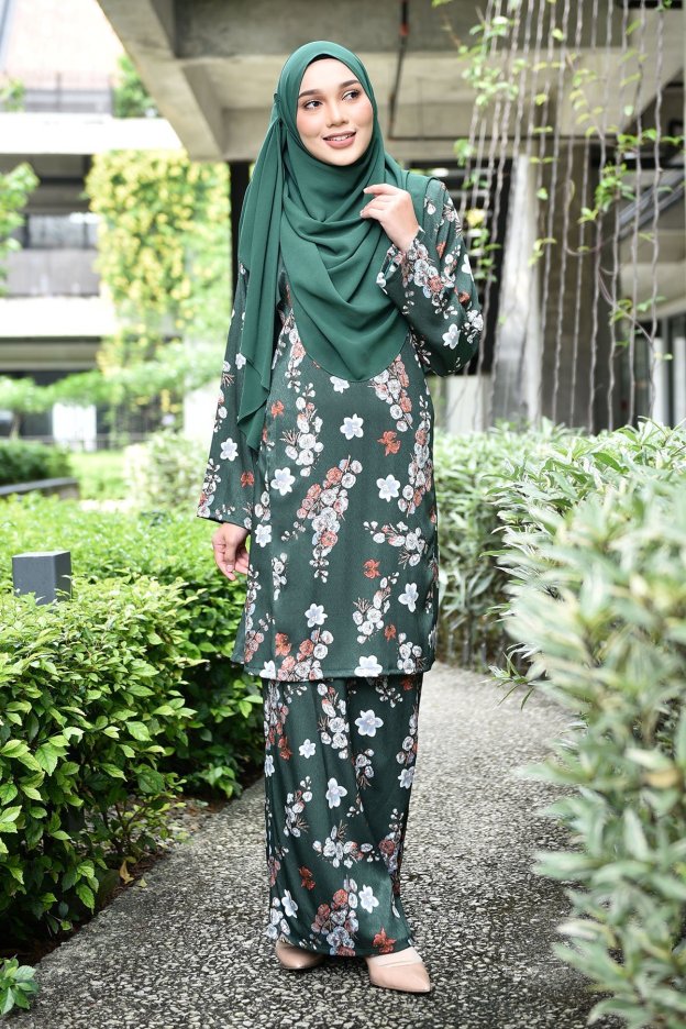 Baju Kurung Puteri Pahang - Spring Green
